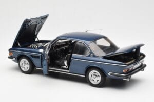 BMW 3.0 CSi E9 Blau Metallic AUTOart 1:18 70672 Metall – Bild 5 von 8