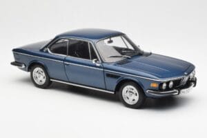 BMW 3.0 CSi E9 Blau Metallic AUTOart 1:18 70672 Metall – Bild 6 von 8