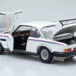 BMW 3.0 CSL E9 Weiss Dealer Edition Minichamps 1:18 - image 4 of 7