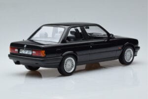 BMW 325i E30 Schwarz Norev 1:18 183203 Metall – Bild 2 von 6