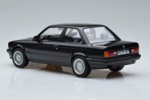 BMW 325i E30 Schwarz Norev 1:18 183203 Metall – Bild 5 von 6