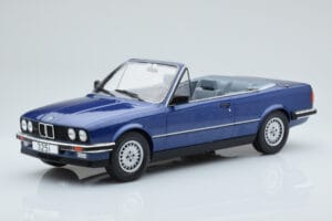 BMW 325i E30 Cabriolet Blau MCG 1:18