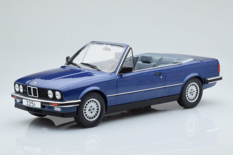 BMW 325i E30 Cabriolet Blau MCG 1:18