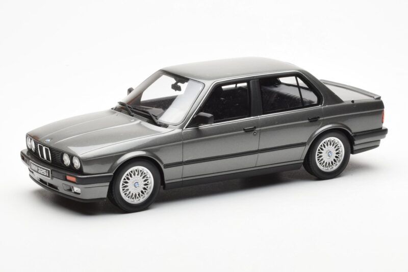 BMW 325i E30 Limousine Dolphin Grau Otto 1:18