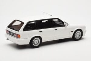 BMW 325i E30 Touring M Package Weiss Otto 1:18 OT238 Resin – Bild 2 von 5