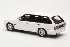 BMW 325i E30 Touring M Package Weiss Otto 1:18 OT238 Resin – Bild 4 von 5