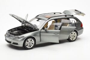 BMW 330i E91 Touring Grau Metallic Kyosho 1:18 80430394359 Metall – Bild 2 von 8