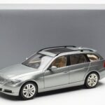 BMW 330i E91 Touring Grau Metallic Kyosho 1:18 - image 8 of 8