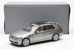 BMW 330i E91 Touring Grau Metallic Kyosho 1:18 80430394359 Metall – Bild 8 von 8