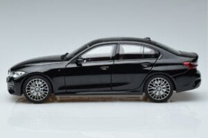 BMW 330i G20 Schwarz Metallic Norev 1:18 183277 Metall – Bild 4 von 7