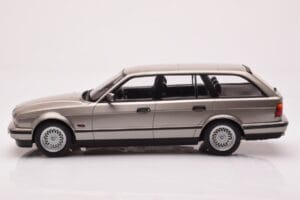 BMW 530i E34 Touring Grau Metallic MCG 1:18 MCG18330 Metall – Bild 3 von 6