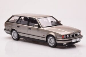 BMW 530i E34 Touring Grau Metallic MCG 1:18 MCG18330 Metall – Bild 4 von 6