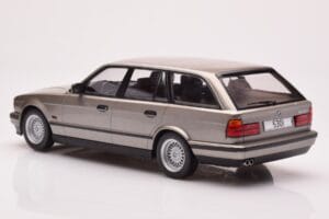 BMW 530i E34 Touring Grau Metallic MCG 1:18 MCG18330 Metall – Bild 5 von 6