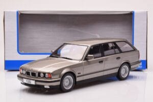 BMW 530i E34 Touring Grau Metallic MCG 1:18 MCG18330 Metall – Bild 6 von 6