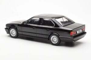 BMW 540i E34 Schwarz Metallic MCG 1:18 MCG18157 Metall – Bild 5 von 6