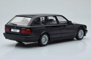 BMW 540i E34 Touring Schwarz Metallic MCG 1:18 MCG18329 Metall – Bild 2 von 6