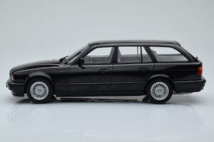 BMW 540i E34 Touring Schwarz Metallic MCG 1:18 MCG18329 Metall – Bild 3 von 6