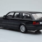 BMW 540i E34 Touring Schwarz Metallic MCG 1:18 - image 5 of 6