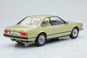 BMW 628 CSi E24 Hellgrün MCG 1:18 MCG18163 Metall – Bild 2 von 5