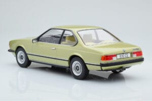 BMW 628 CSi E24 Hellgrün MCG 1:18 MCG18163 Metall – Bild 4 von 5