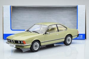 BMW 628 CSi E24 Hellgrün MCG 1:18 MCG18163 Metall – Bild 5 von 5