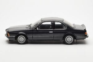 BMW 635 CSi E24 Diamant Schwarz Metallic AUTOart 1:18 70521 Metall – Bild 4 von 8