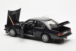 BMW 635 CSi E24 Diamant Schwarz Metallic AUTOart 1:18 70521 Metall – Bild 5 von 8