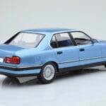 BMW 7 Series E32 730i Blau MCG 1:18 MCG18160 Metall - image 2 of 5