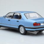 BMW 7 Series E32 730i Blau MCG 1:18 MCG18160 Metall - image 4 of 5