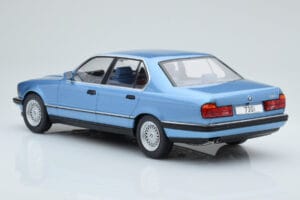 BMW 7 Series E32 730i Blau MCG 1:18 MCG18160 Metall – Bild 4 von 5