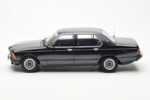BMW 733i E23 Schwarz Metallic KK-Scale 1:18 KKDC180101 Metall – Bild 3 von 6