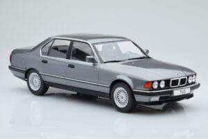 BMW 7 Series E32 740i Silber MCG 1:18 MCG18161 Metall – Bild 3 von 5