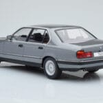 BMW 7 Series E32 740i Silber MCG 1:18 MCG18161 Metall - image 4 of 5