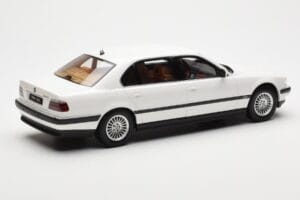 BMW 750iL E38 Asia Exclusive Weiss Otto 1:18 OT836 Resin – Bild 2 von 6