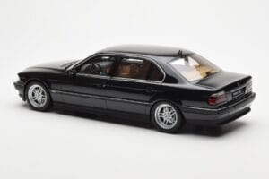 BMW 750iL E38 Schwarz Otto 1:18 OT609 Resin – Bild 5 von 6