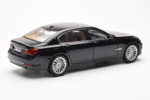 BMW 750Li F02 Facelift Carbon Schwarz Kyosho 1:18 08784BK Metall – Bild 3 von 8