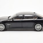 BMW 750Li F02 Facelift Carbon Schwarz Kyosho 1:18 - image 4 of 8