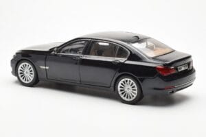 BMW 750Li F02 Facelift Carbon Schwarz Kyosho 1:18 08784BK Metall – Bild 7 von 8