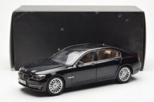 BMW 750Li F02 Facelift Carbon Schwarz Kyosho 1:18 08784BK Metall – Bild 8 von 8