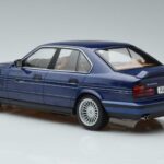 BMW Alpina B10 4.6 E34 Blau MCG 1:18 MCG18230 Metall - image 5 of 6