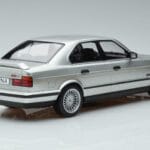 BMW Alpina B10 4.6 E34 Silber MCG 1:18 MCG18231 Metall - image 2 of 5