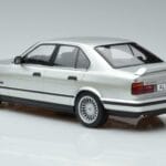 BMW Alpina B10 4.6 E34 Silber MCG 1:18 MCG18231 Metall - image 5 of 5