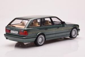 BMW Alpina B10 E34 Touring Dunkelgrün MCG 1:18 MCG18331 Metall – Bild 2 von 6