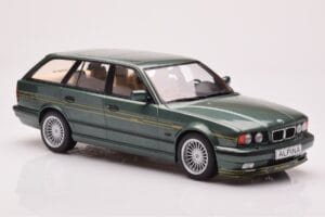 BMW Alpina B10 E34 Touring Dunkelgrün MCG 1:18 MCG18331 Metall – Bild 4 von 6