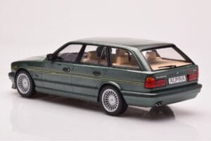 BMW Alpina B10 E34 Touring Dunkelgrün MCG 1:18 MCG18331 Metall – Bild 5 von 6
