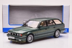 BMW Alpina B10 E34 Touring Dunkelgrün MCG 1:18 MCG18331 Metall – Bild 6 von 6