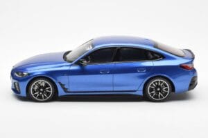 BMW i4 M50 G26 Blau Otto 1:18 OT453 Resin – Bild 3 von 6