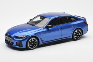 BMW i4 M50 G26 Blau Otto 1:18
