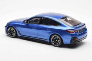 BMW i4 M50 G26 Blau Otto 1:18 OT453 Resin – Bild 5 von 6