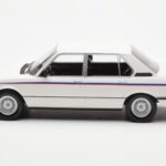 BMW M535i E12 Weiss Norev 1:18 - image 3 of 5